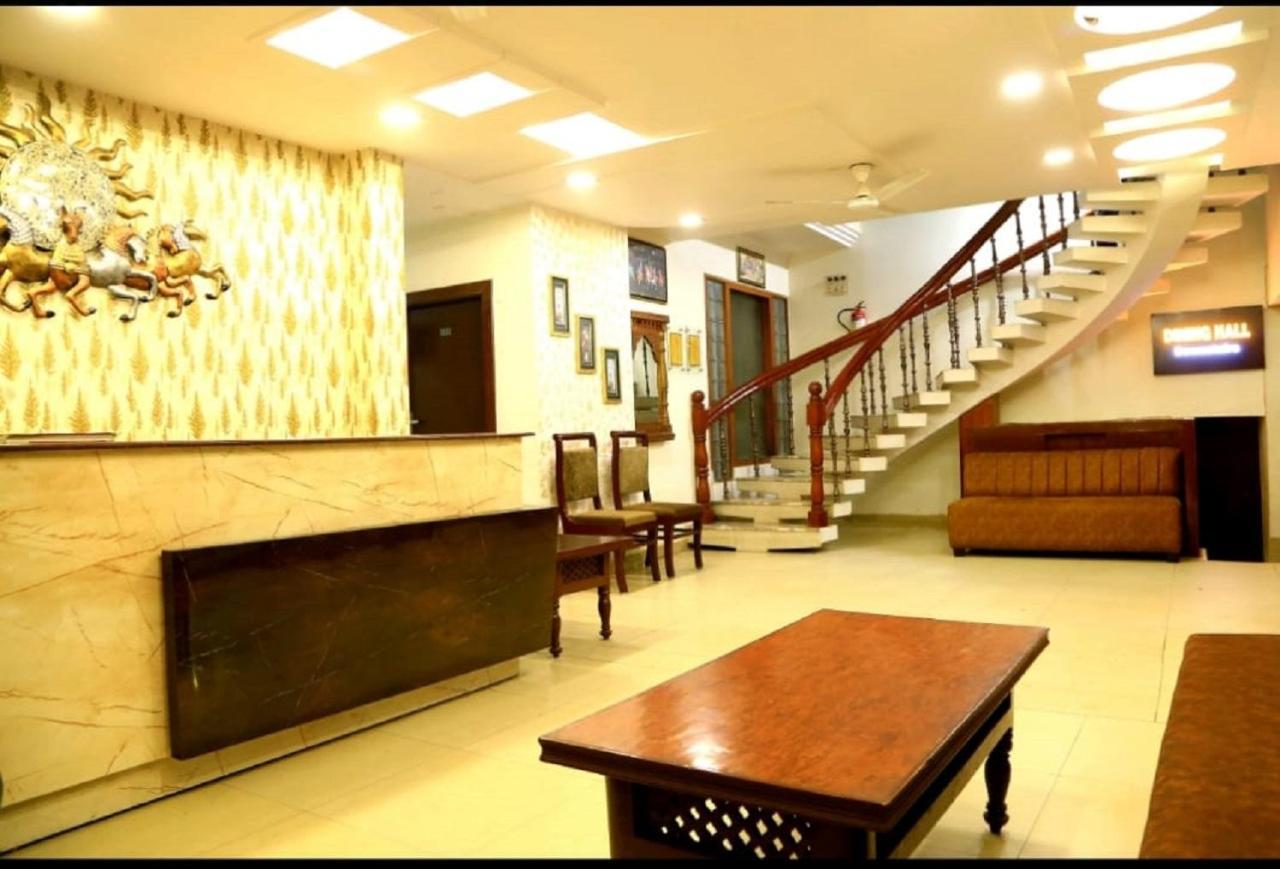 Hotel Kirandeep Agra アーグラ エクステリア 写真