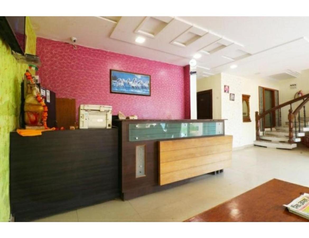 Hotel Kirandeep Agra アーグラ エクステリア 写真